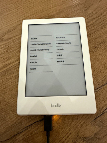 Amazon kindle generation - 8.,